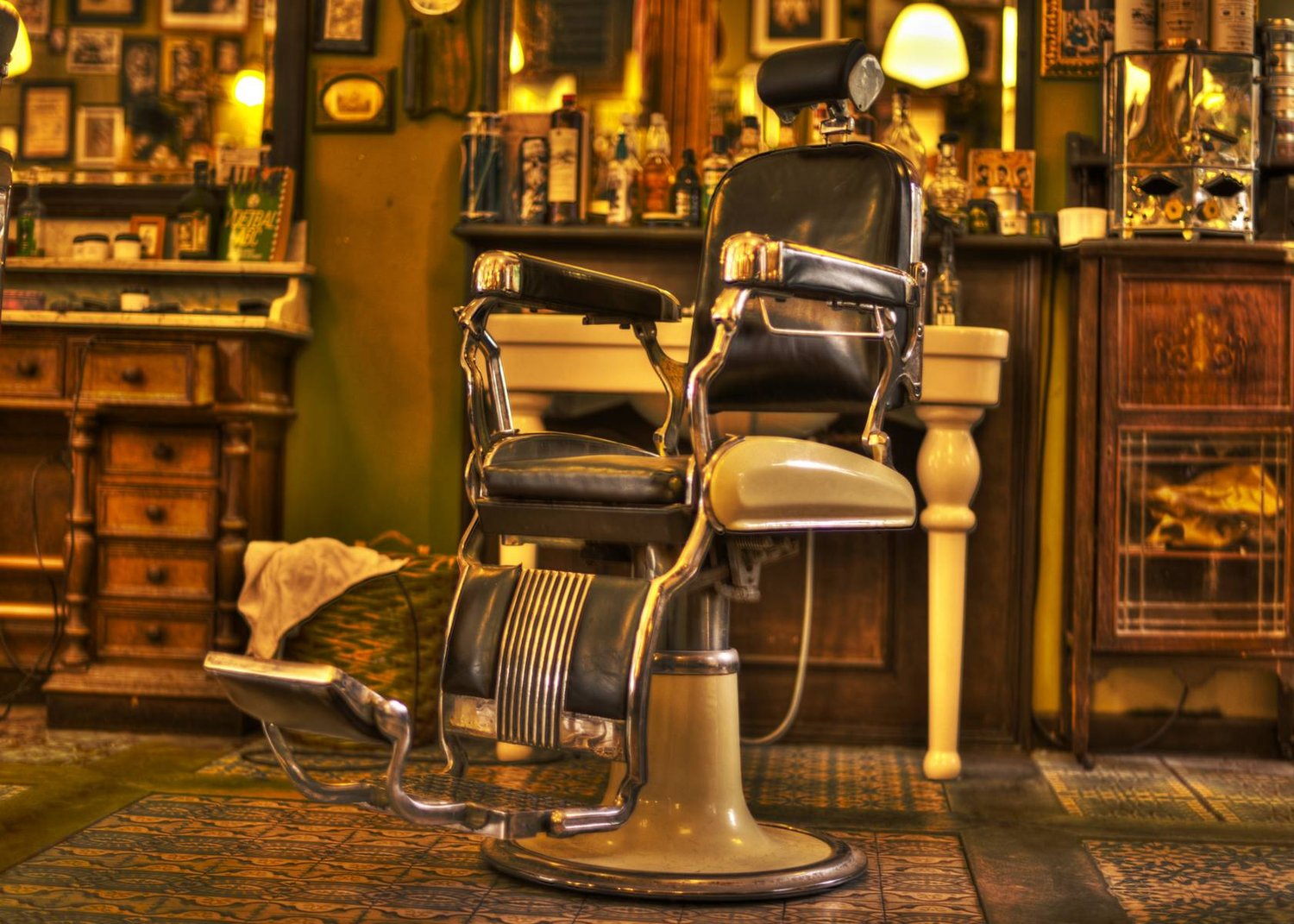 Cadeira Barbeiro Status Antiga