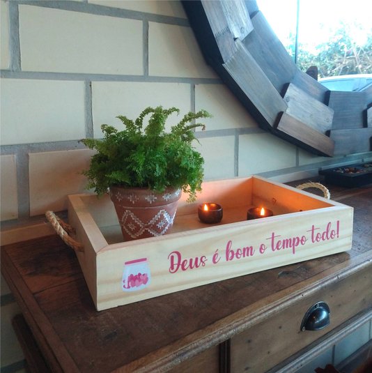 Bandeja Decorativa com Alça Sisal e Frase - Deus é Bom o Tempo Todo!