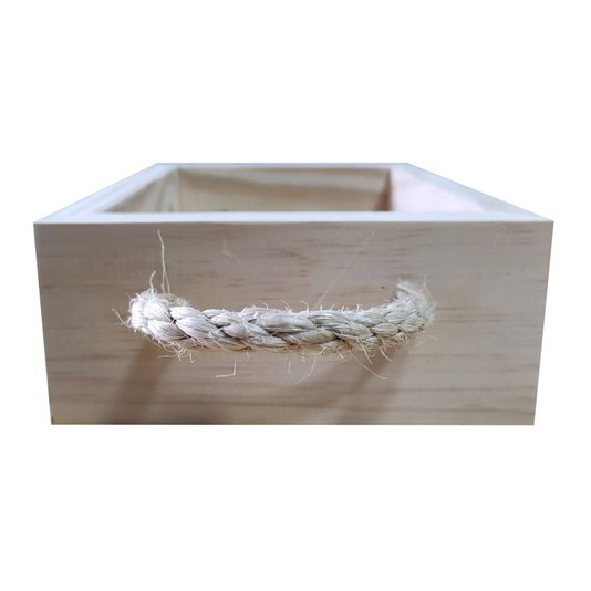 Bandeja Decorativa Retangular em Madeira de Pinus e Alça Sisal - 23x17,5x7cm - Farmhouse