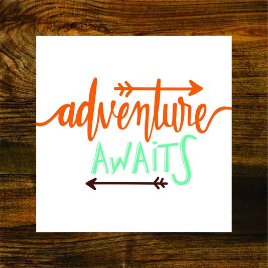 Placa Decorativa Frase: "Adventure Awaits"