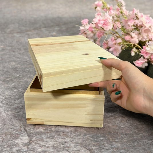 Caixa Para Presente Em Madeira Pinus Com Interno Em Mdf