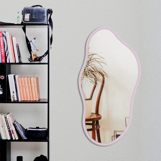 Espelho Orgânico Decorativo Médio Moderno Lapidado e MDF Laqueado Para Quarto - 44x84cm
