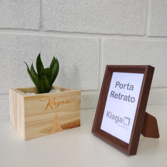 Kit 10 Porta Retratos 15x21cm com Moldura Chanfrada e PVC Mais Fundo com Suporte - 1,5x2