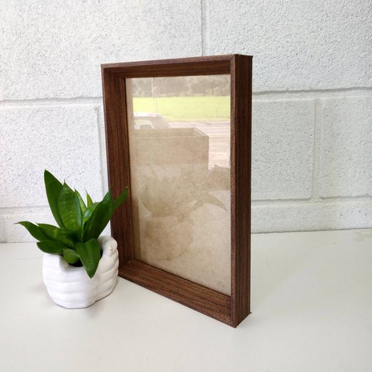 Moldura Chanfrada Inclinada para Quadros e Fotos com Fundo Mdf e Frente em Ps Cristal Transparente - 2x3,8