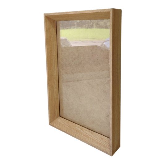 Moldura Chanfrada Inclinada para Quadros e Fotos com Fundo Mdf e Frente em Ps Cristal Transparente - 2x3,8