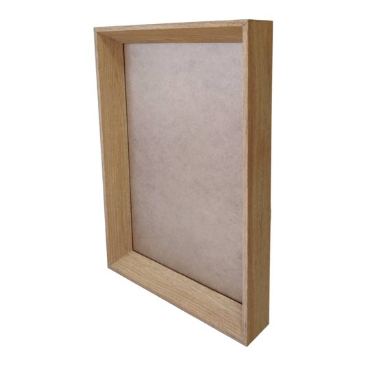 Moldura Chanfrada Inclinada para Quadros e Fotos com Fundo Mdf e Frente em PVC - 2x3,8