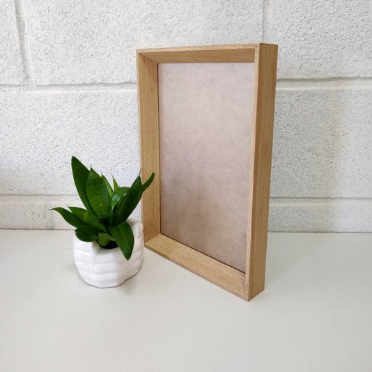 Moldura Chanfrada Inclinada para Quadros e Fotos com Fundo Mdf e Frente em PVC - 2x3,8