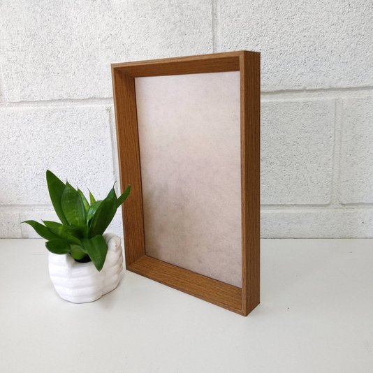Moldura Chanfrada Inclinada para Quadros e Fotos com Fundo Mdf e Frente em PVC - 2x3,8