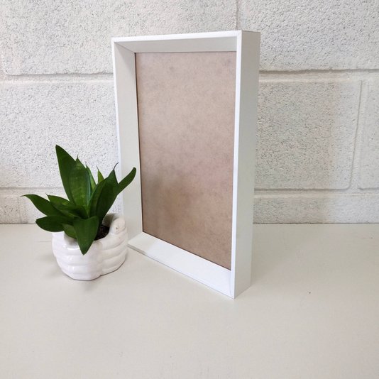 Moldura Chanfrada Inclinada para Quadros e Fotos com Fundo Mdf e Frente em PVC - 2x3,8