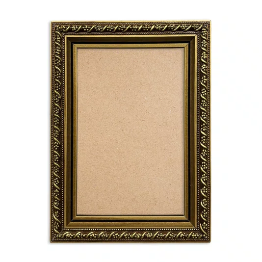 Moldura Personalizada Com Gravação Floral Em Relevo Com Filete Perolado e Acabamento Dourado Metalizado Com Fundo MDF- 2,1x1,8