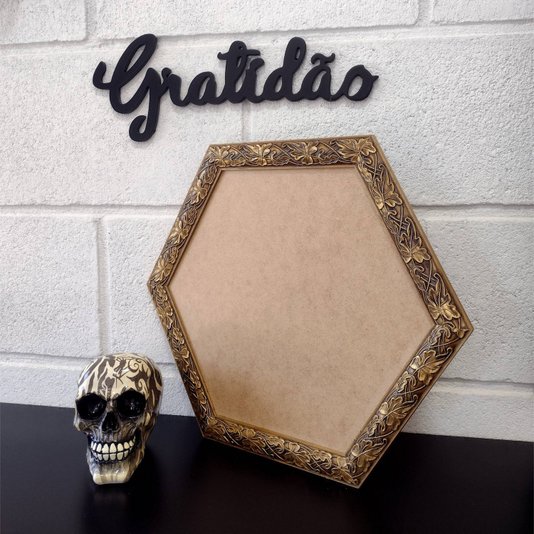 Moldura com Gravação de Folhas Ornamentais Hexagonal para Quadros com Fundo em MDF - 3x1,5