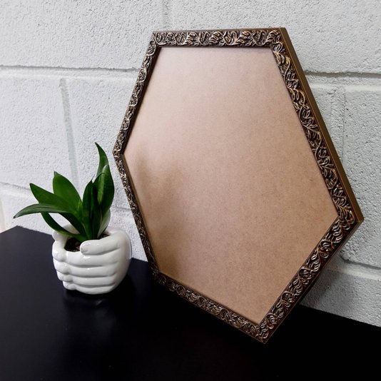 Moldura com Gravação de Folhagens Hexagonal para Quadros com Fundo em MDF e PVC Antirreflexo - 2x1
