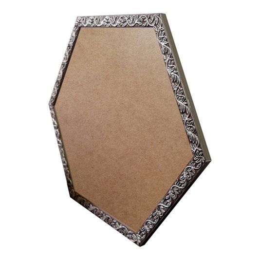 Moldura com Gravação de Folhagens Hexagonal para Quadros com Fundo em MDF e PVC Antirreflexo - 2x1