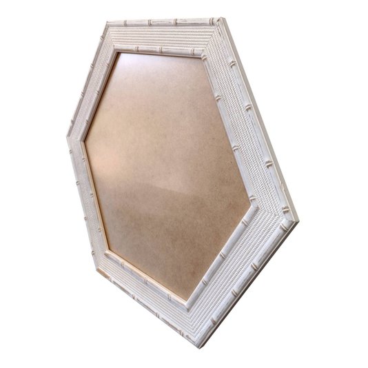 Moldura com Gravação de Bambu Hexagonal para Quadros com Fundo em MDF e PVC Antirreflexo - 4,5x1,5