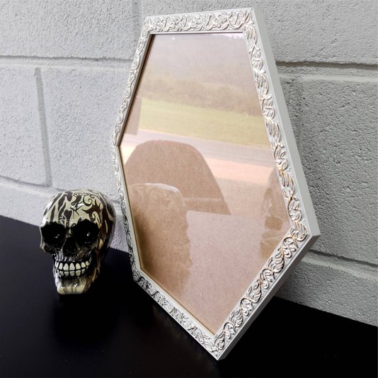 Moldura com Gravação de Folhagens Hexagonal para Quadros com Fundo MDF e Vidro - 2x1