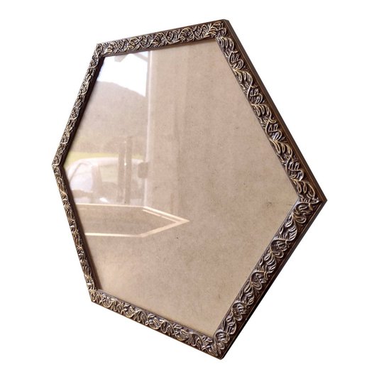 Moldura com Gravação de Folhagens Hexagonal para Quadros com Fundo MDF e Vidro - 2x1