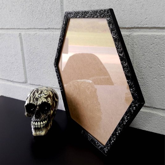Moldura com Gravação de Folhagens Hexagonal para Quadros com Fundo MDF e Vidro - 2x1