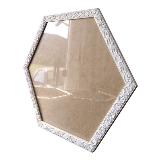 Moldura com Gravação de Folhagens Hexagonal para Quadros com Fundo MDF e Vidro - 2x1