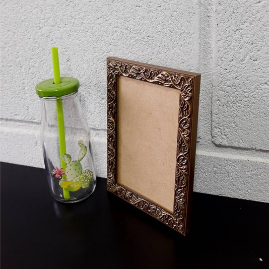 Moldura com Gravação de Folhagens para Quadros e Fotos com Fundo MDF - 2x1