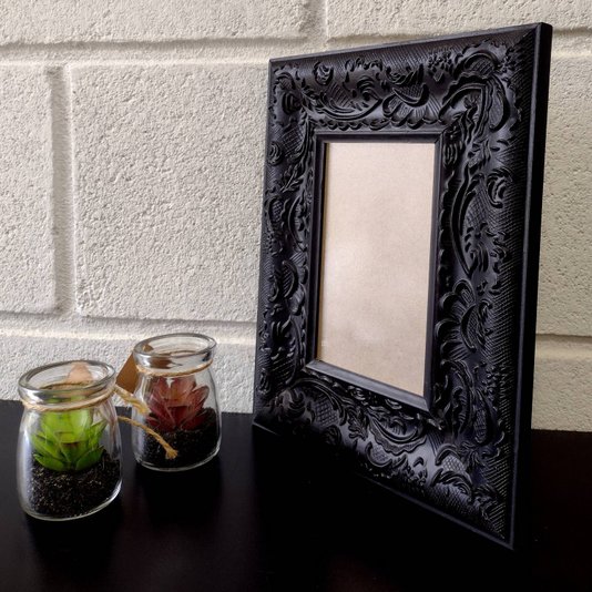 Moldura Provençal com Gravação para Quadros e Fotos com Fundo MDF e PVC Antirreflexo - 6x1,5