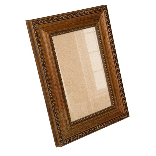 Moldura de Madeira Clássica com Detalhes Gravadospara Quadros e Fotos com Fundo Mdf e Frente em Vidro - 3,2x1,5