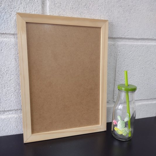 Moldura De Pinus Natural para Quadros Decorativos com Fundo MDF e PVC Antirreflexo - 2x1