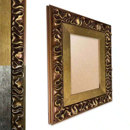 Moldura Efeito Escovado Fino e Gravação de Curvas Fluidas para Quadros e Fotos com Fundo Mdf e Frente em PVC Antirreflexo - 7,1x2,8