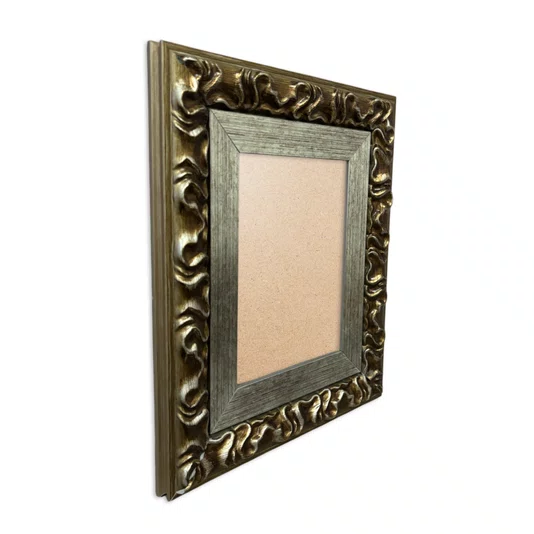 Moldura Efeito Escovado Fino e Gravação de Curvas Fluidas para Quadros e Fotos com Fundo Mdf e Frente em PVC Antirreflexo - 7,1x2,8