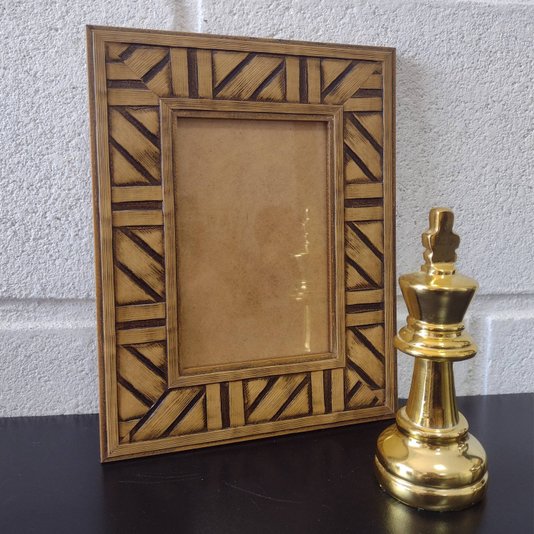 Moldura em Madeira Natural com Gravação para Quadros e Fotos com Fundo MDF e Vidro - 4,5x1,2