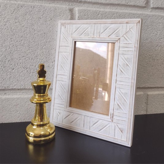 Moldura em Madeira Natural com Gravação para Quadros e Fotos com Fundo MDF e Vidro - 4,5x1,2