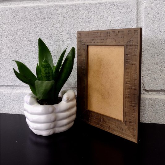 Moldura em Madeira Natural Gravada para Quadros e Fotos com Fundo MDF - 3x1