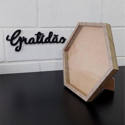 Moldura Hexagonal Caixa Alta com Vidro para Quadros Quilling e Scrapbook Mais Fundo em Mdf com Suporte - Revestida - 1,5x3