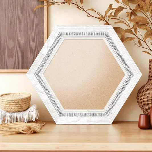Moldura Hexagonal com Friso e Gravação de Padrão de Traços para Quadros e Fotos com Fundo Mdf e Frente em PVC Antirreflexo - 6,6x1,7