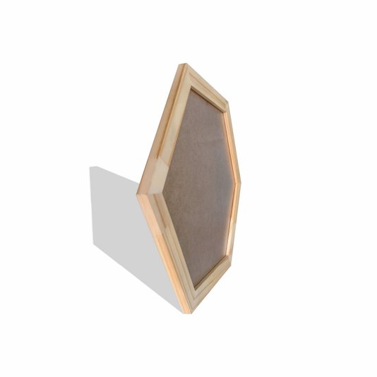 Moldura Hexagonal de Pinus Natural para Quadros com Fundo MDF e PVC Antirreflexo - 3x1,5