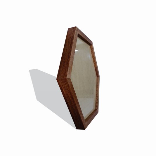 Moldura Hexagonal em Madeira Eucalipto para Quadros com Fundo MDF e Vidro - 2x3