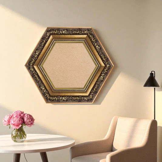 Moldura Hexagonal Estilo Renascentista com Perfil Interno Liso Chanfrado e Externo com Gravação Ornamental Efeito Metálico para Quadros e Fotos com Fundo Mdf - 9,2x2,7
