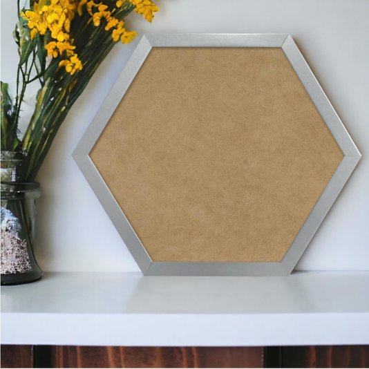 Moldura Hexagonal Lisa Revestida para Quadros com Fundo Mdf e PVC Antirreflexo - 2x2