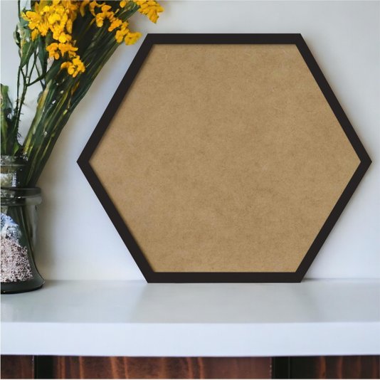 Moldura Hexagonal Minimalista Lisa para Quadros Revestida com Fundo MDF e PVC Antirreflexo - 1,5x1