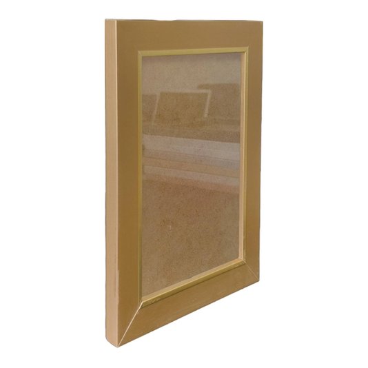 Moldura Laqueada Gesso com Filete Dourado para Quadros e Fotos com Fundo MDF e Ps Cristal Transparente - 3x1,5