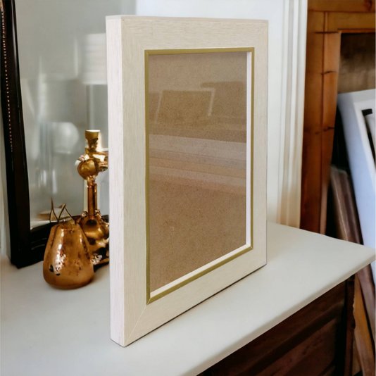 Moldura Laqueada Gesso com Filete Dourado para Quadros e Fotos com Fundo MDF e Vidro - 3x1,5