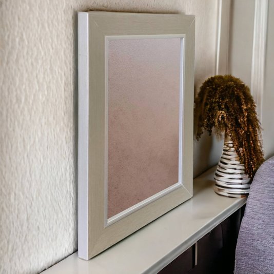 Moldura Laqueada Gesso com Filete Prata para Quadros e Fotos com Fundo MDF e PVC Antirreflexo - 3x1,5
