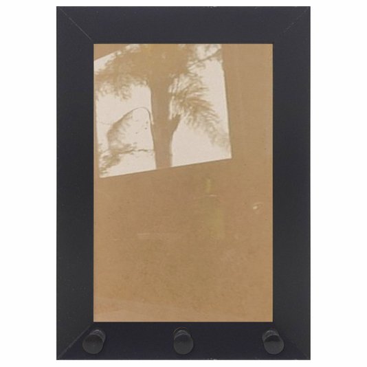 Moldura para Porta Chaves com Penduradores e Fundo MDF e Acetato