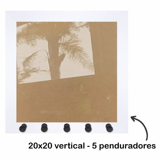 Moldura para Porta Chaves com Penduradores e fundo MDF e vidro