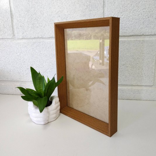 Moldura Personalizada Chanfrada Inclinada para Quadros e Fotos com Fundo Mdf e Frente em Acetato - 2x3,8
