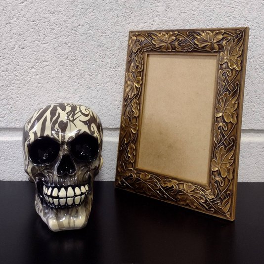 Moldura Personalizada com Gravação de Folhas Ornamentais para Quadros e Fotos com Fundo MDF - 3x1,5