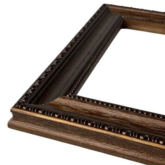 Moldura Personalizada de Madeira Clássica com Detalhes Gravados para Quadros e Fotos com Fundo Mdf e Frente em Acetato - 3,2x1,5
