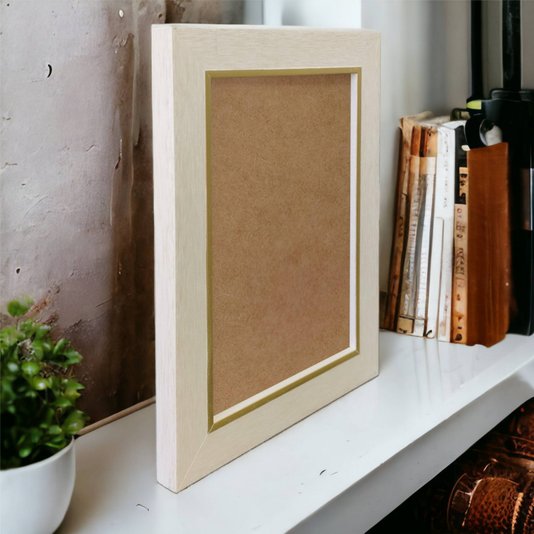 Moldura Personalizada Laqueada Gesso com Filete Dourado para Quadros e Fotos com Fundo MDF - 3x1,5