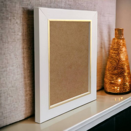 Moldura Personalizada Laqueada Gesso com Filete Dourado para Quadros e Fotos com Fundo MDF - 3x1,5