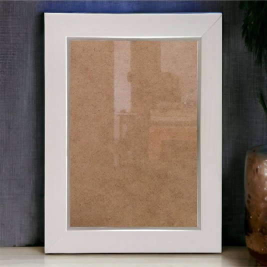 Moldura Personalizada Laqueada Gesso com Filete Prata para Quadros e Fotos com Fundo MDF e Vidro - 3x1,5