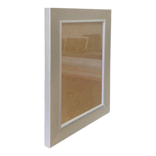 Moldura Personalizada Laqueada Gesso com Filete Prata para Quadros e Fotos com Fundo MDF e Vidro - 3x1,5